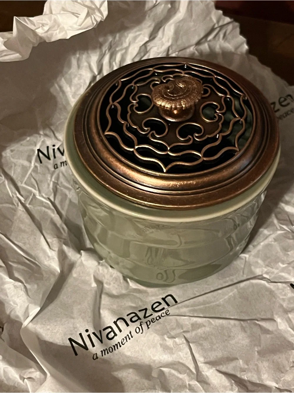 Nivanazen Small Green Ceramic Lidded Potpourri Jar, Matte Round, Box